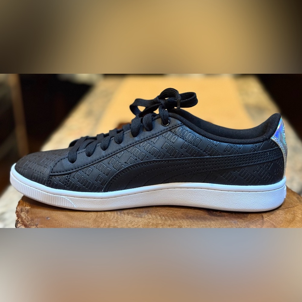 Puma VikkyV2 Sig Embossed Black Leather Sneakers. NWOT. Size 9. - Picture 4 of 10